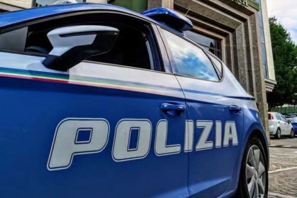 Polizia auto giorno