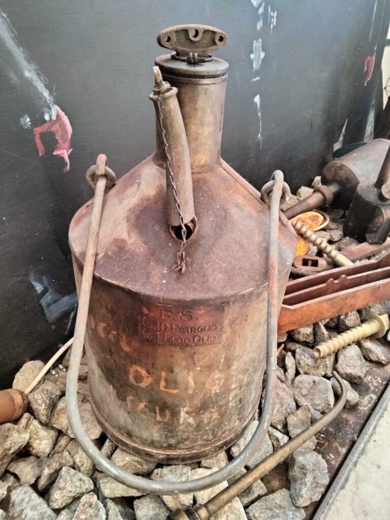 Storico cimelio ferroviario stazione di Santa Caterina