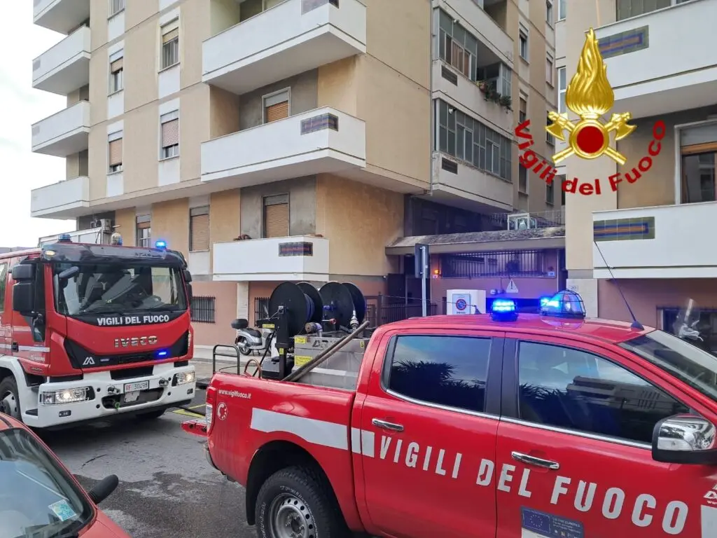 A Messina le Pigotte vestono la divisa dei Vigili del Fuoco e prendono  servizio in caserma