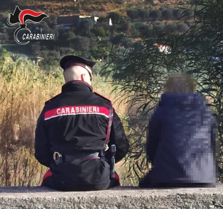 carabiniere salva uomo suidicio