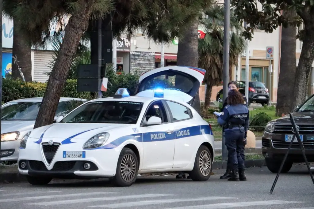 incidente viale calabria polizia municipale