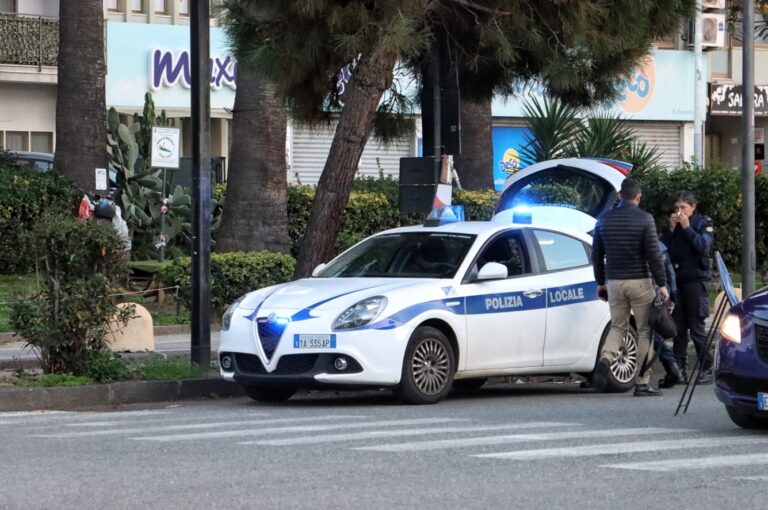 incidente viale calabria polizia municipale