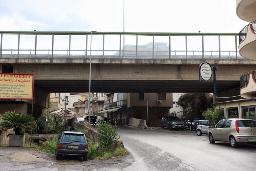 rifiuti ponte menga