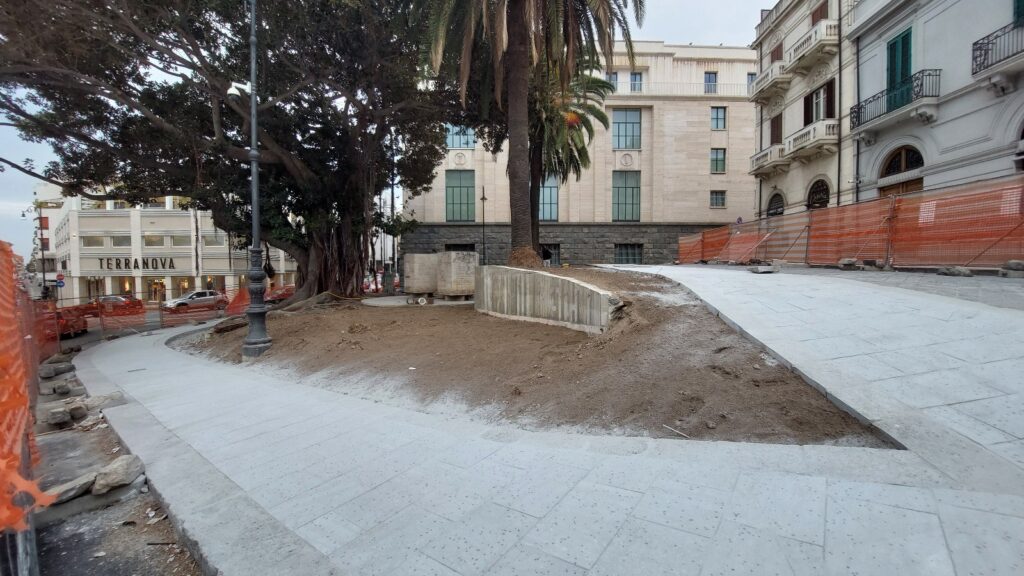 Area monumento Corrado Alvaro nei pressi di piazza indipendenza, lavori connessi a piazza de Nava