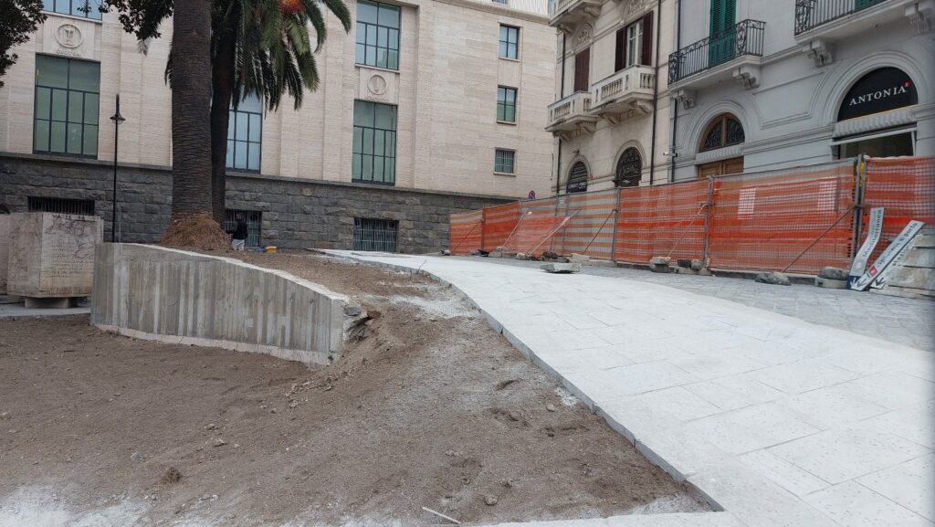 Area monumento Corrado Alvaro nei pressi di piazza indipendenza, lavori connessi a piazza de Nava