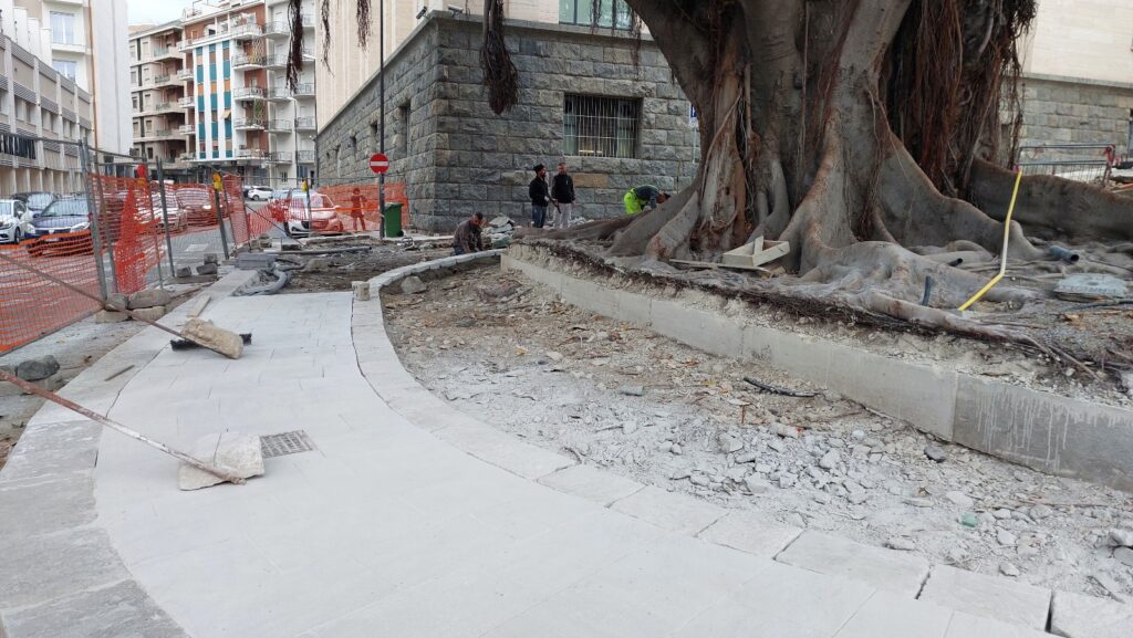 Area monumento Corrado Alvaro nei pressi di piazza indipendenza, lavori connessi a piazza de Nava