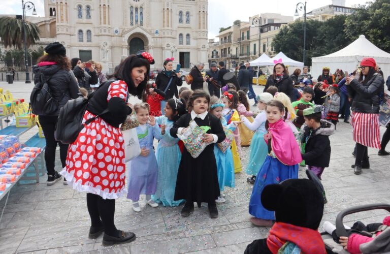 Carnevale bambini da Duomo a Piazza Italia