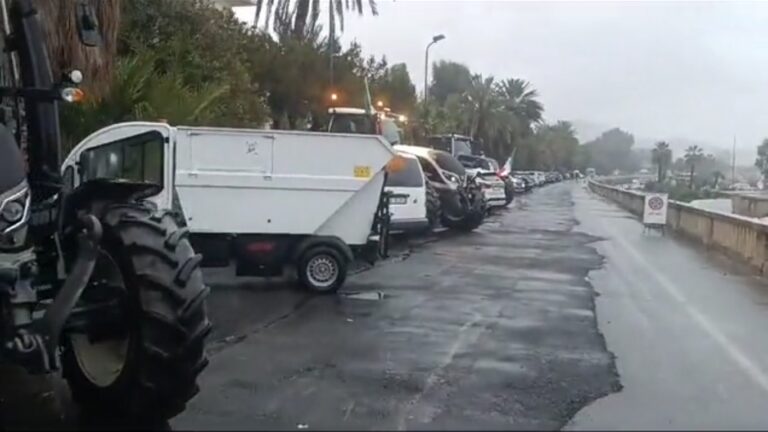 agricoltori in protesta sanremo