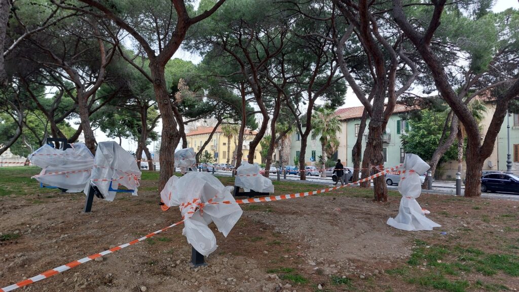 attrezzi palestra all'aperto pineta zerbi