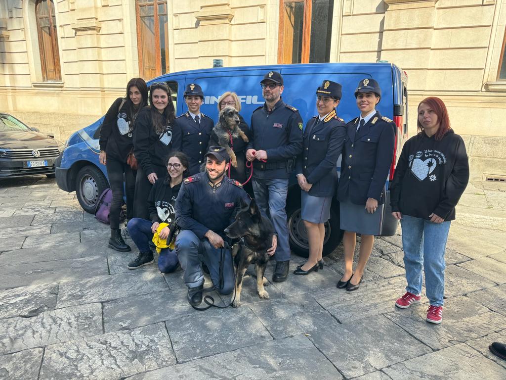 cane lisa adottato dalla polizia di reggio