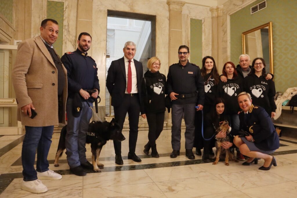 cane lisa adottato dalla polizia di reggio