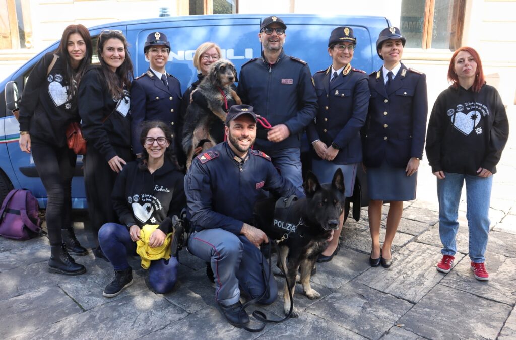 cane lisa adottato dalla polizia di reggio