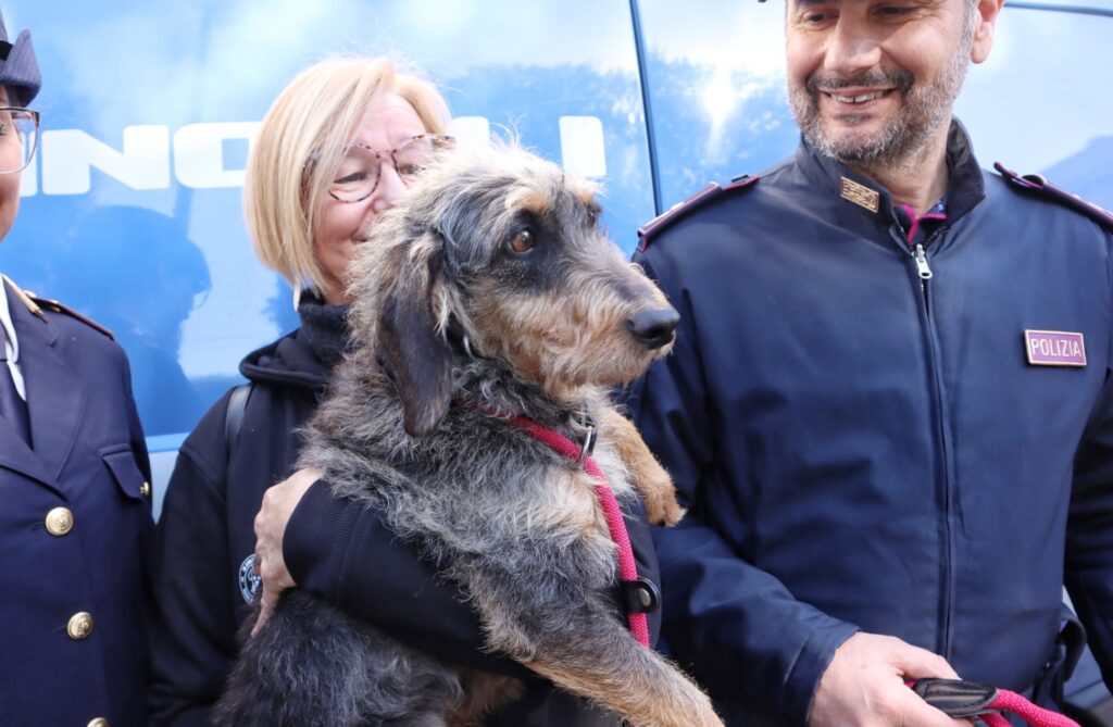 cane lisa adottato dalla polizia di reggio