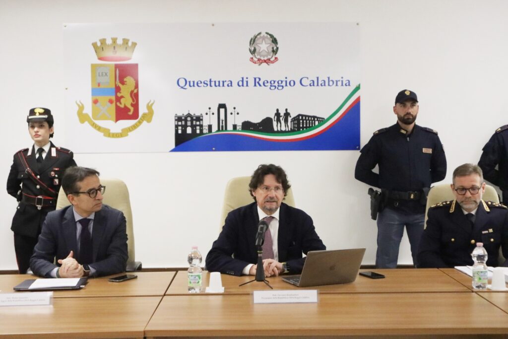 conferenza stampa arresti operazione gallicò