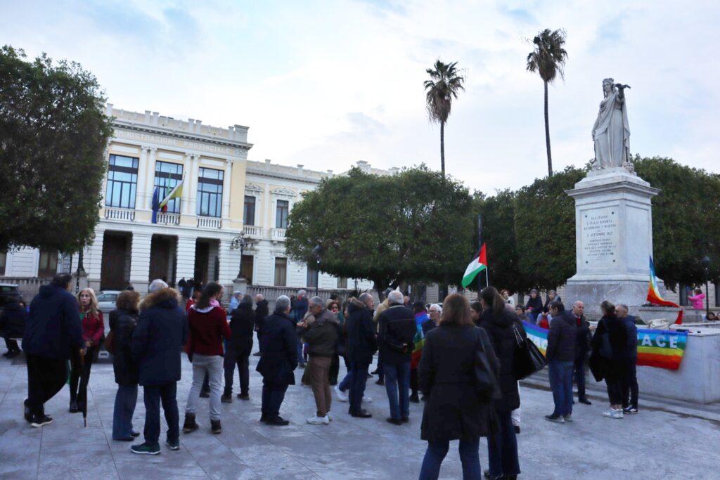 manifestazione contro tutte le guerre a reggio calabria