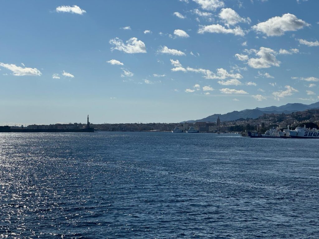 stretto di messina sereno