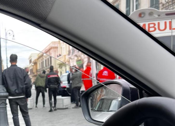 ambulanza carabinieri corso garibaldi