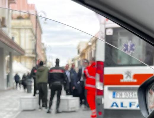 ambulanza carabinieri corso garibaldi