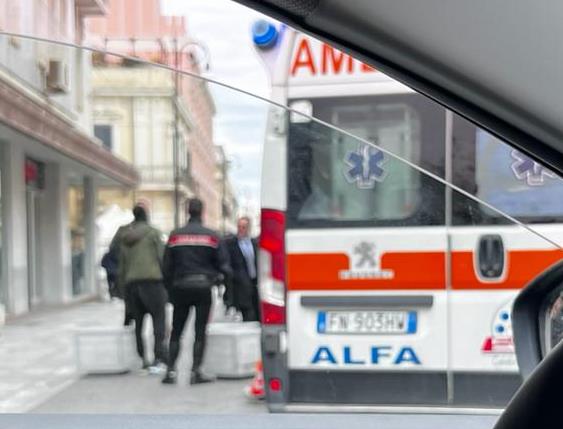 ambulanza carabinieri corso garibaldi