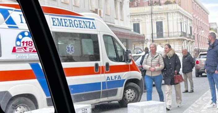 ambulanza carabinieri corso garibaldi