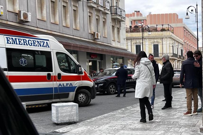 ambulanza carabinieri corso garibaldi