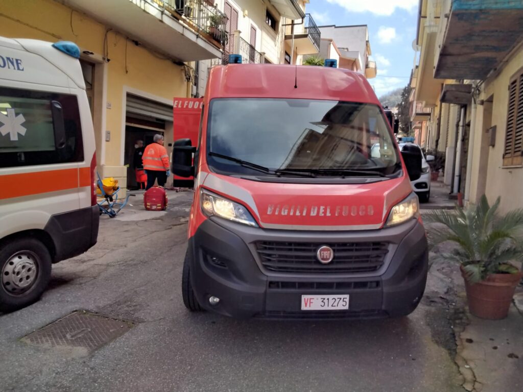 ambulanza vigili del fuoco