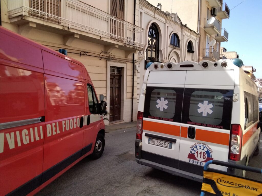 ambulanza vigili del fuoco