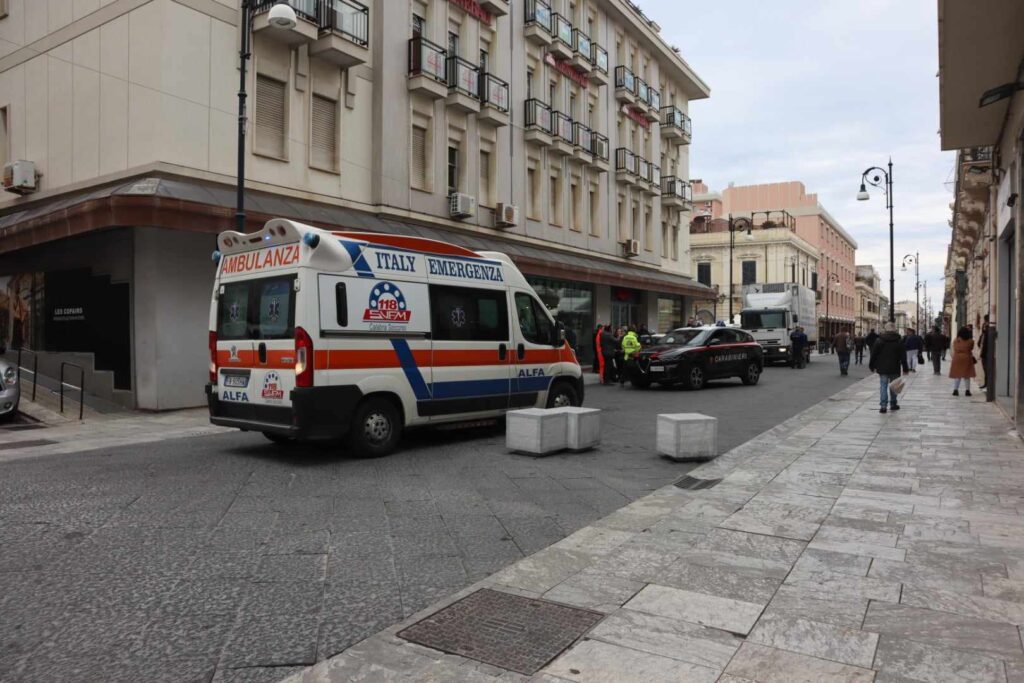 ambulanza carabinieri corso garibaldi