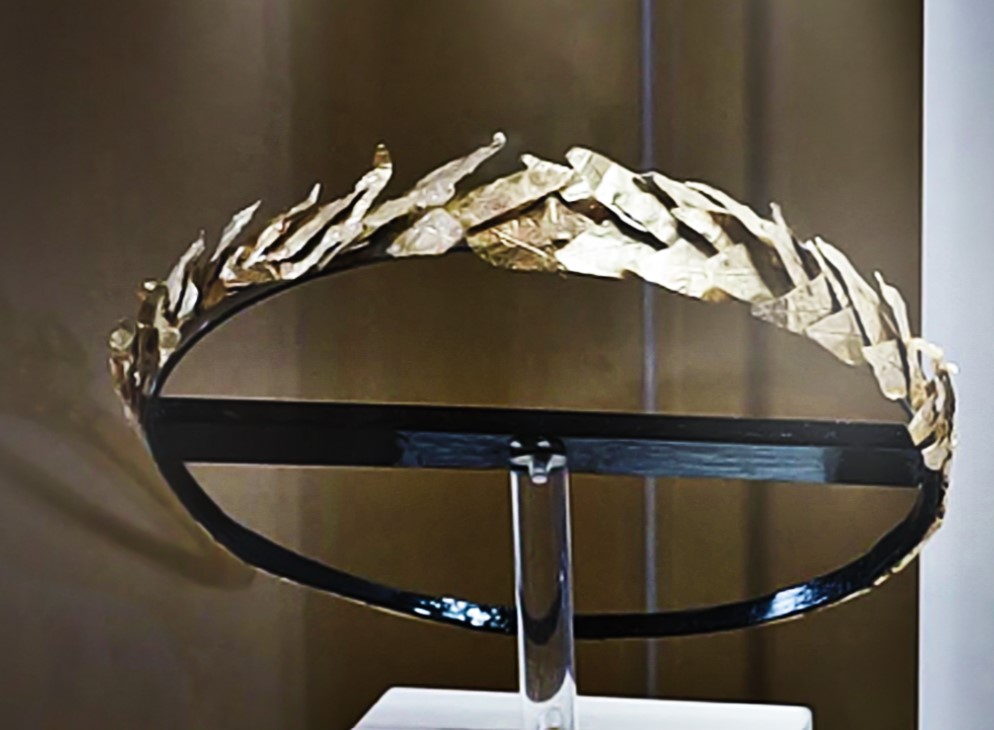 corona di foglie di mirto in oro