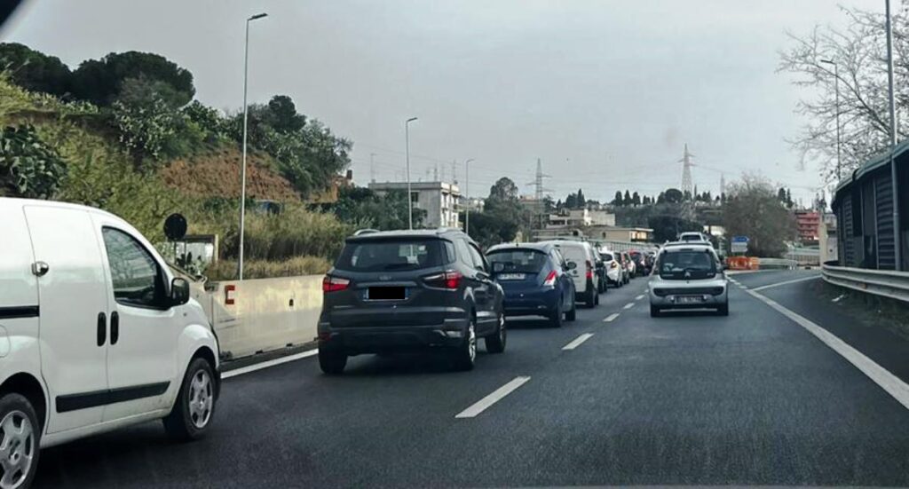 incidente raccordo autostradale