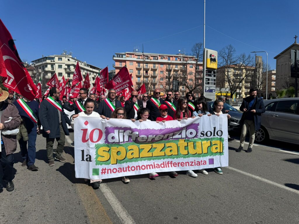 manifestazione autonomia cosenza