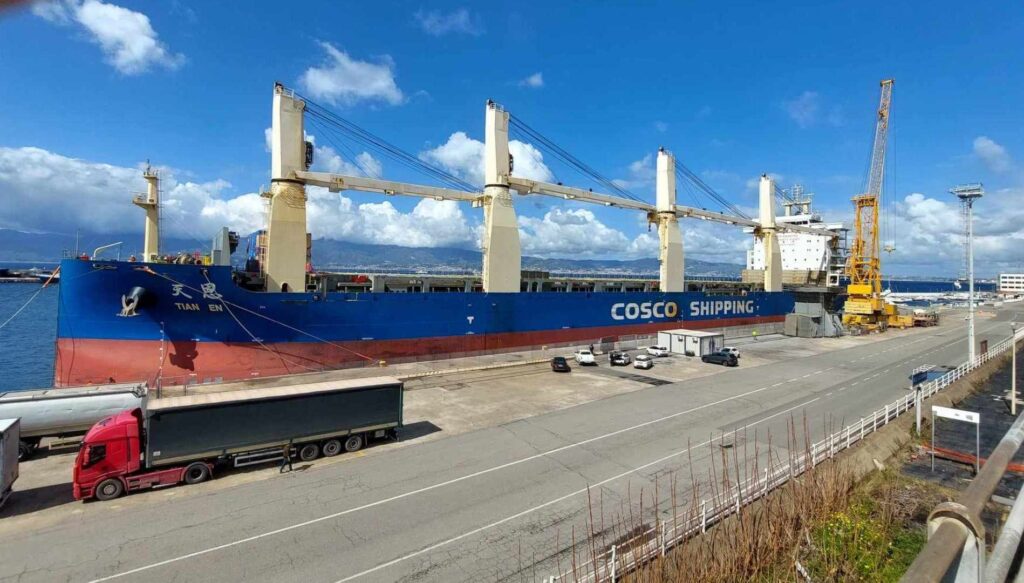 nave cinese tian en porto reggio calabria