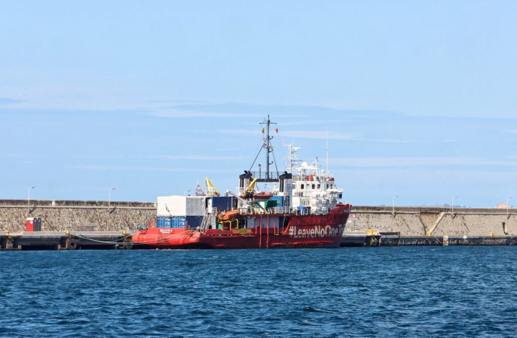 sea eye 4 migranti reggio calabria