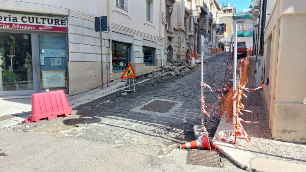 via diana cantiere fermo da 3 mesi