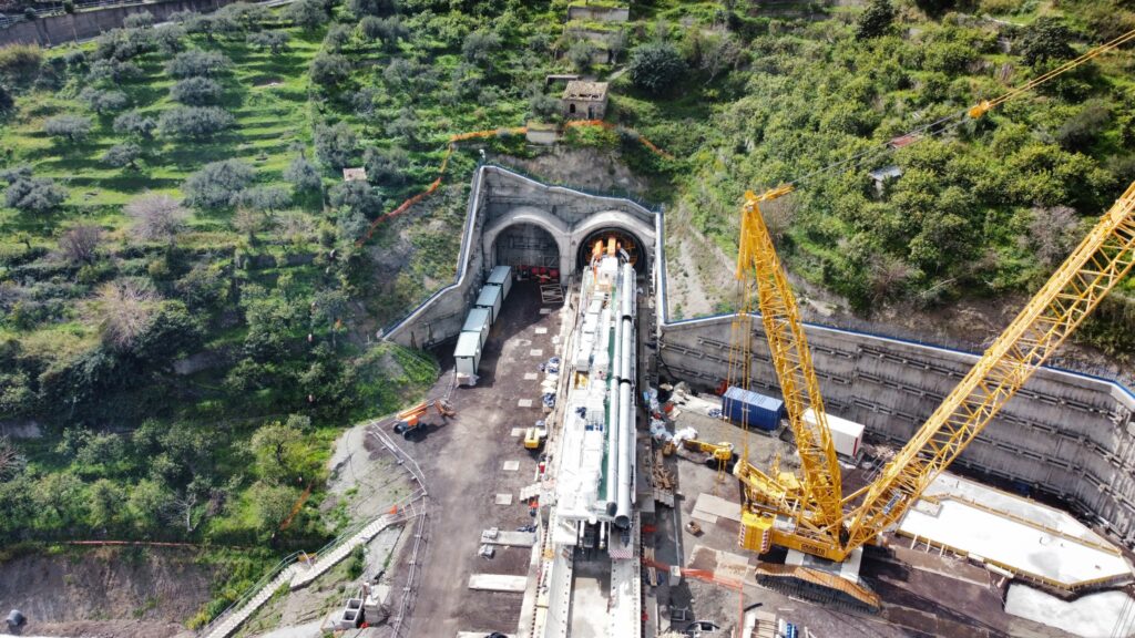 Linea ferroviaria AV Messina - Catania