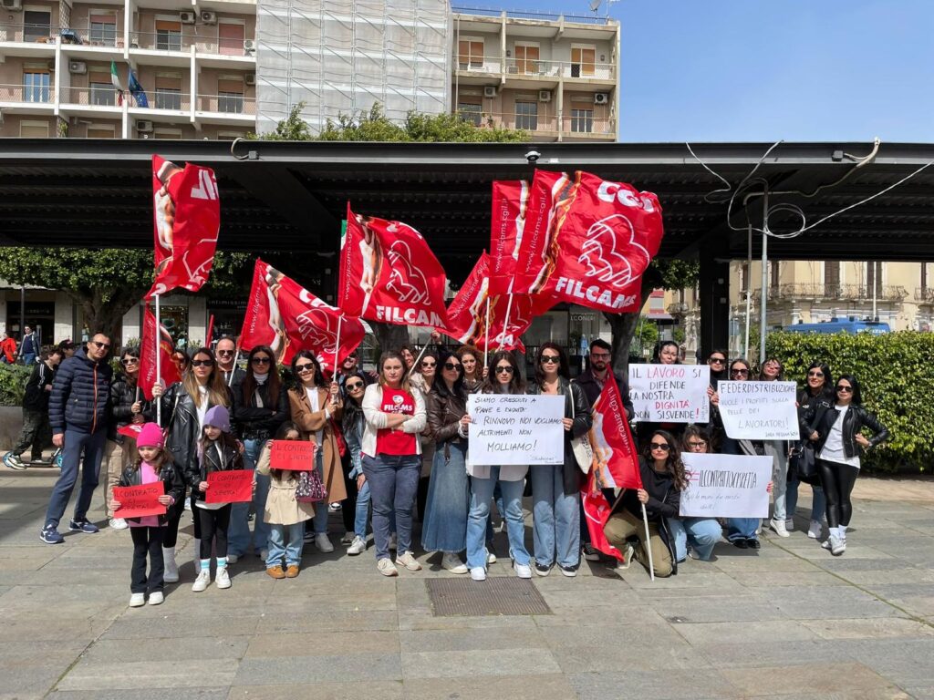 Protesta lavoratori piazza cairoli messina (2)