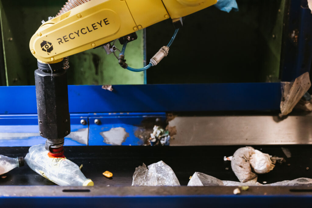 Recycleye robot picking PET landscape