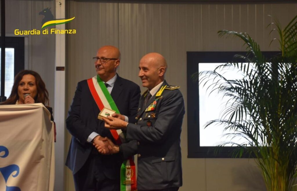 VISITA DEL COMANDANTE REGIONALE CALABRIA ALLA SEZIONE OPERATIVA NAVALE DI ROCCELLA JONICA