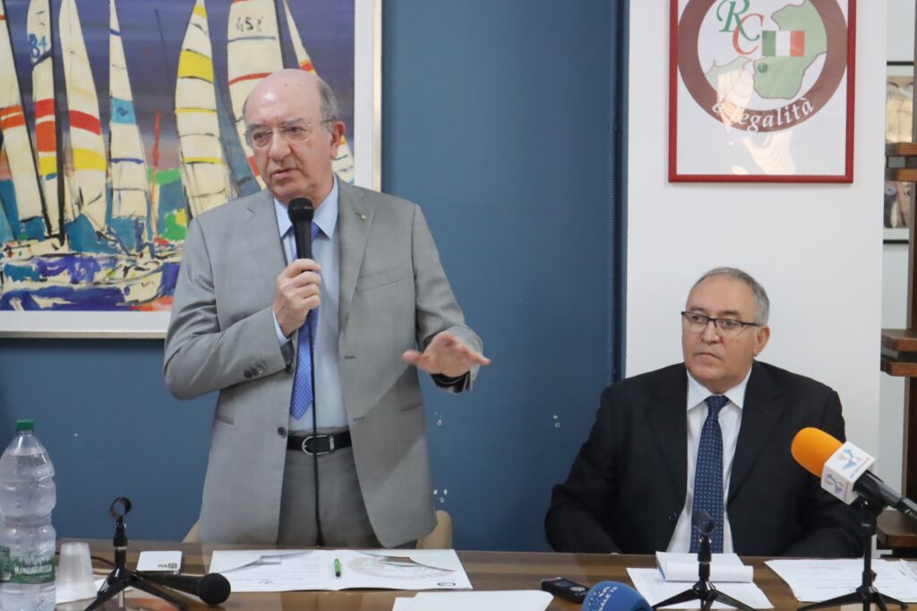 Conferenza stampa Eduardo Lamberti Castronuovo su candidatura a Sindaco