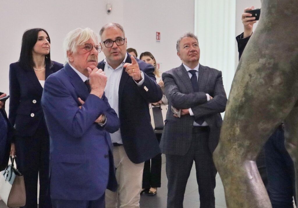 L'attore Giannini visita i Bronzi di Riace