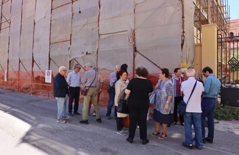 Sit-in anziani centro sociale Sbarre