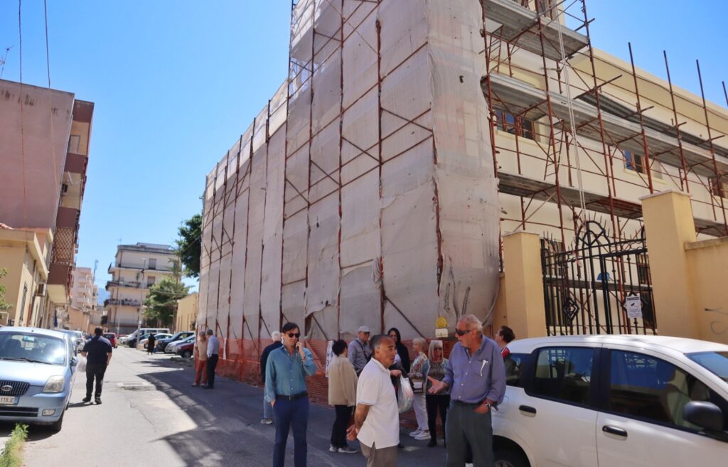 Sit-in anziani centro sociale Sbarre