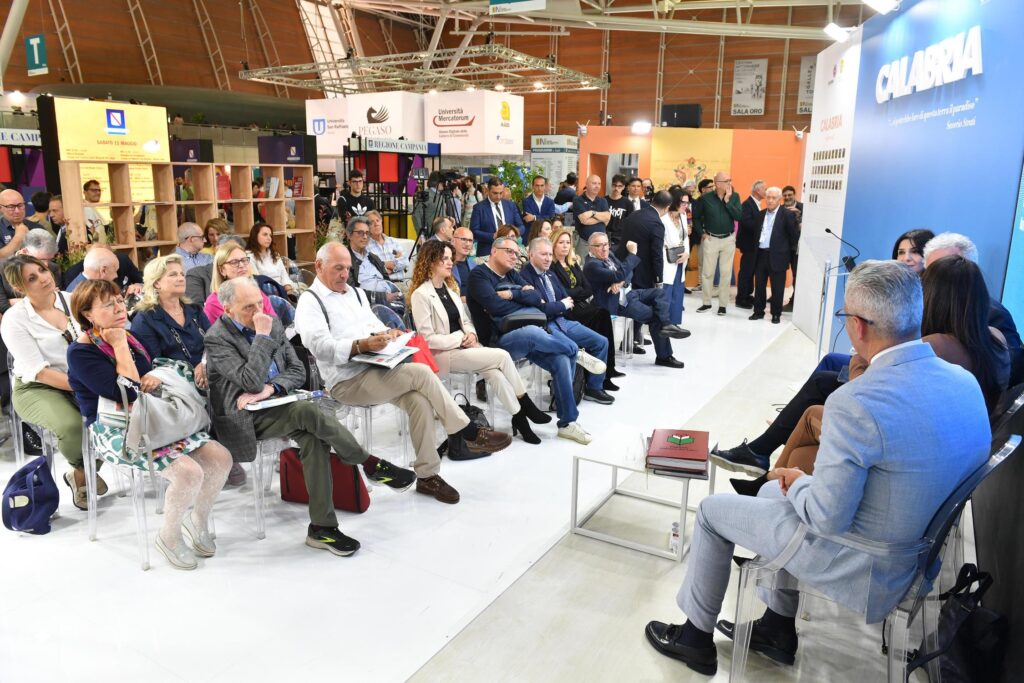 Stand Calabria al Salone del Libro