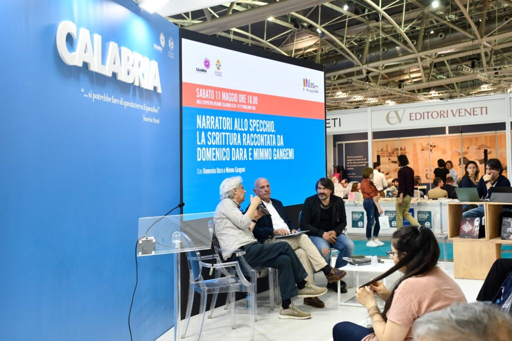 Stand Calabria al Salone del Libro