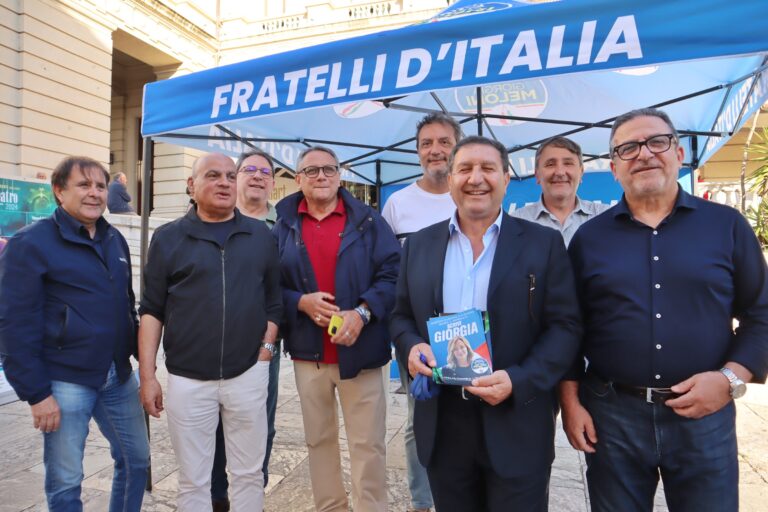 Stand Fratelli d'Italia Reggio Calabria (2)