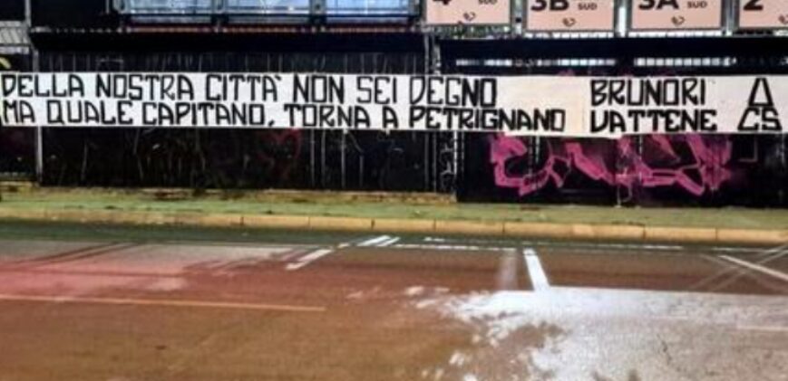 Striscione tifosi Palermo contro Brunori