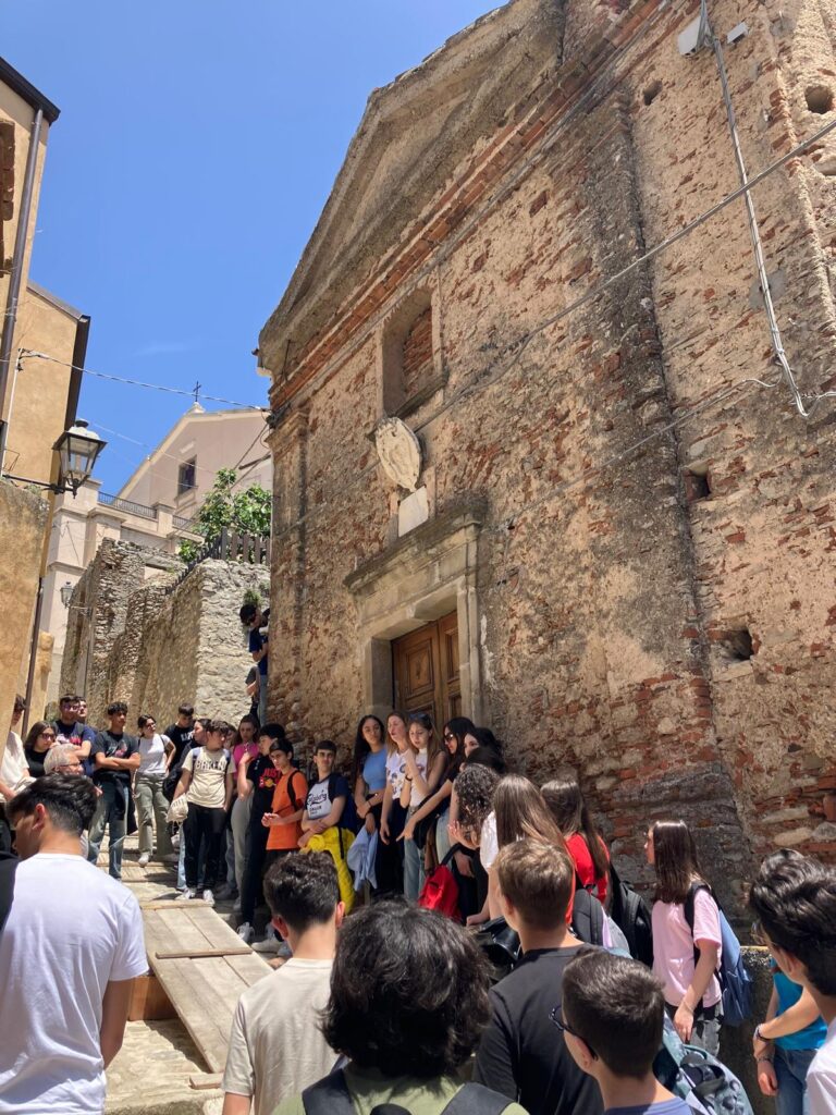 Studenti Liceo da Vinci visitano borghi Bova e Gallicianò