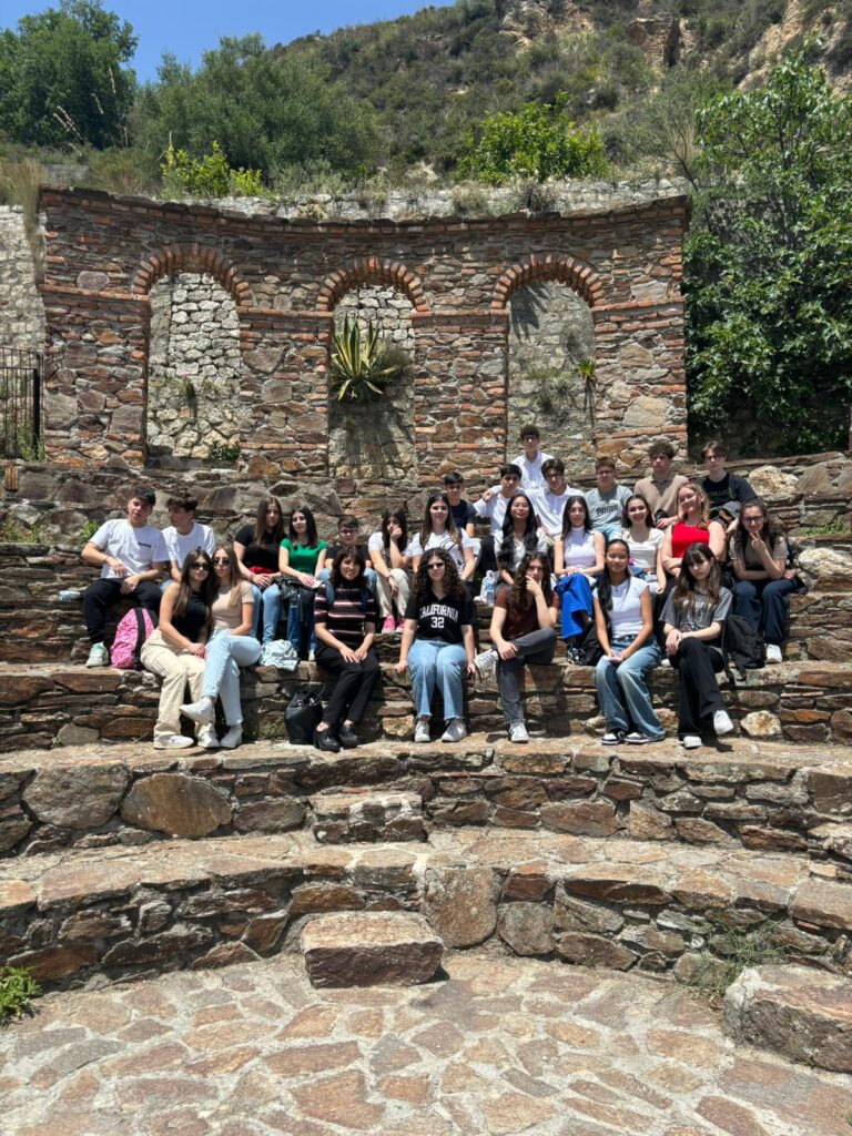 Studenti Liceo da Vinci visitano borghi Bova e Gallicianò