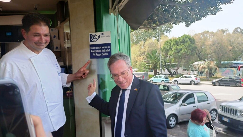 Visita ambasciatore inglese da Gelateria Cesare