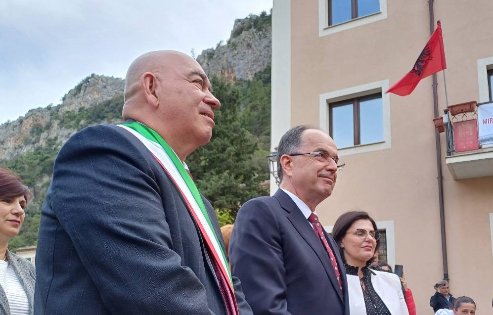 alessandro tocci con il presidente dell'albania